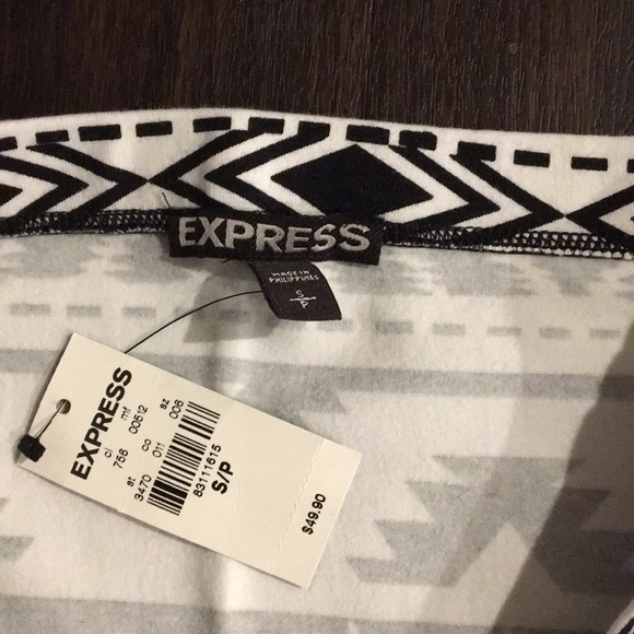 NWT Express Aztec pattern black and white skirt - Picture 2 of 3